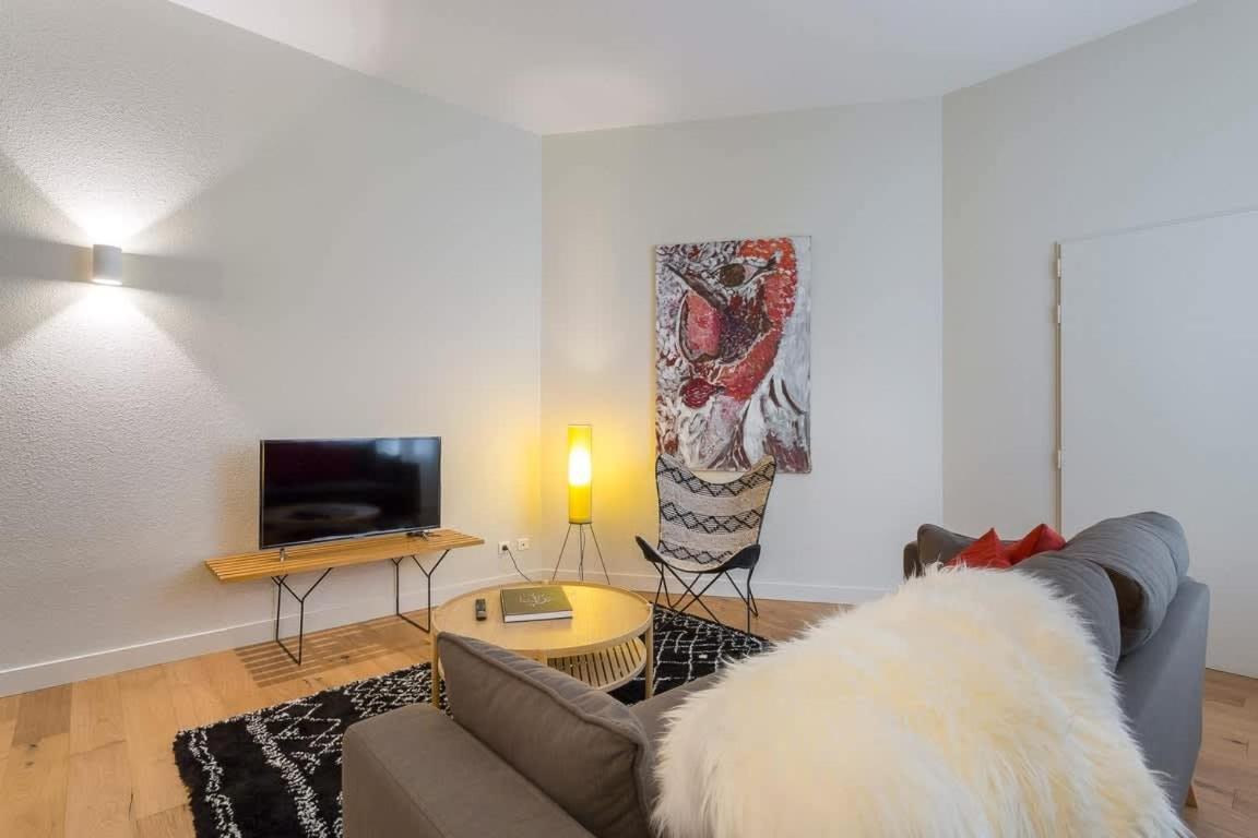 Arbre Sec - T2 - Meuble Tres Calme Apartment Lyon Exterior photo