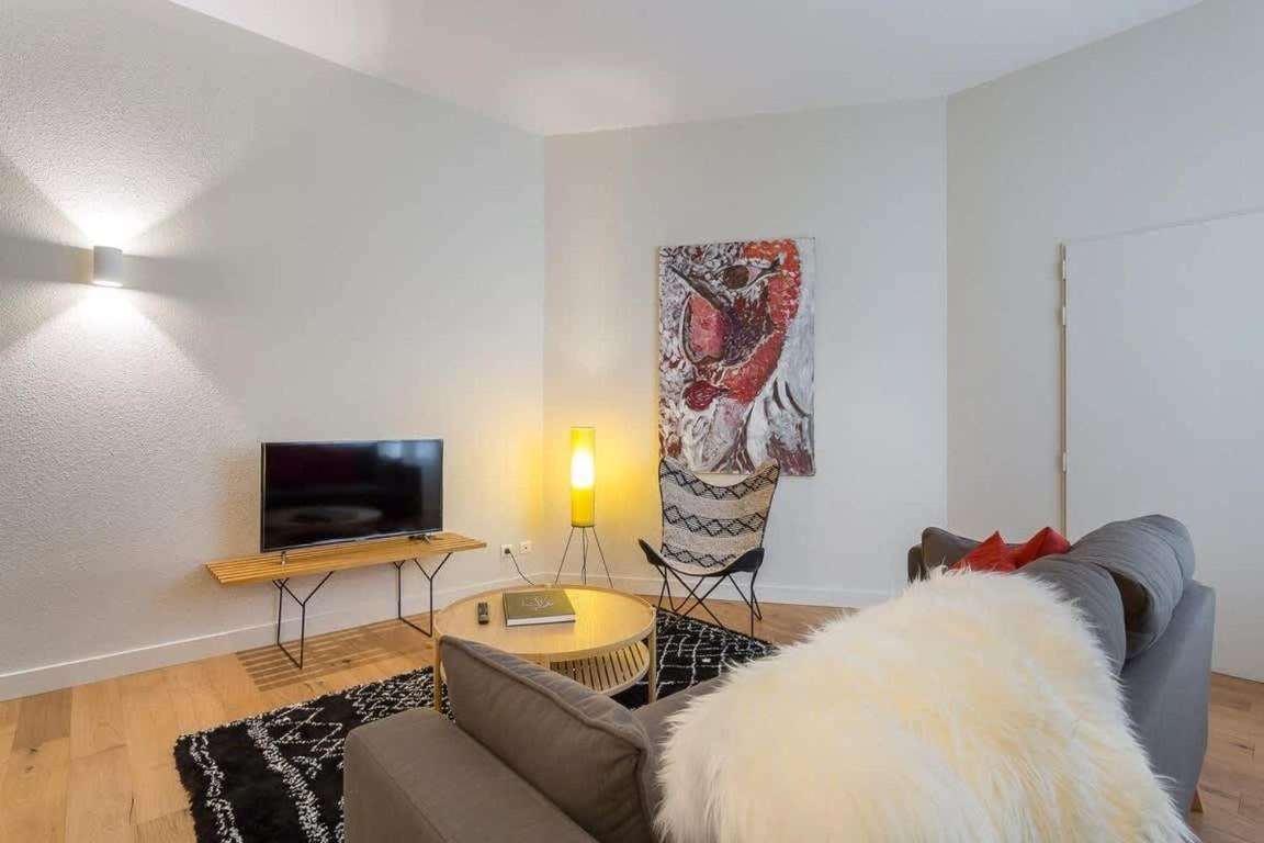Arbre Sec - T2 - Meuble Tres Calme Apartment Lyon Exterior photo